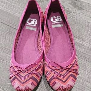 Gianni Bini Women's Pink Zigzag Flats